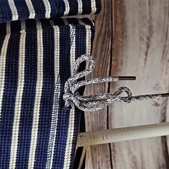 NWOT LANDS' END RIBBED NAVY AND WHITE STRIPED LONG SLEEVE TURTLENECK - Picture 6 of 10